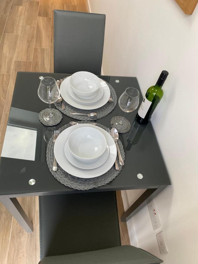 Lovely And Modern Studio Apartment. Богемвуд Экстерьер фото