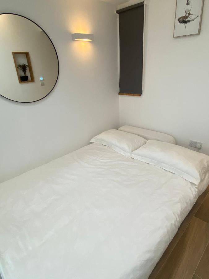 Lovely And Modern Studio Apartment. Богемвуд Экстерьер фото